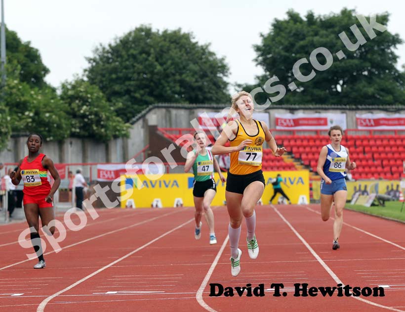 Jessie Knight (Surrey) wins the Senior Girls 400 metres.